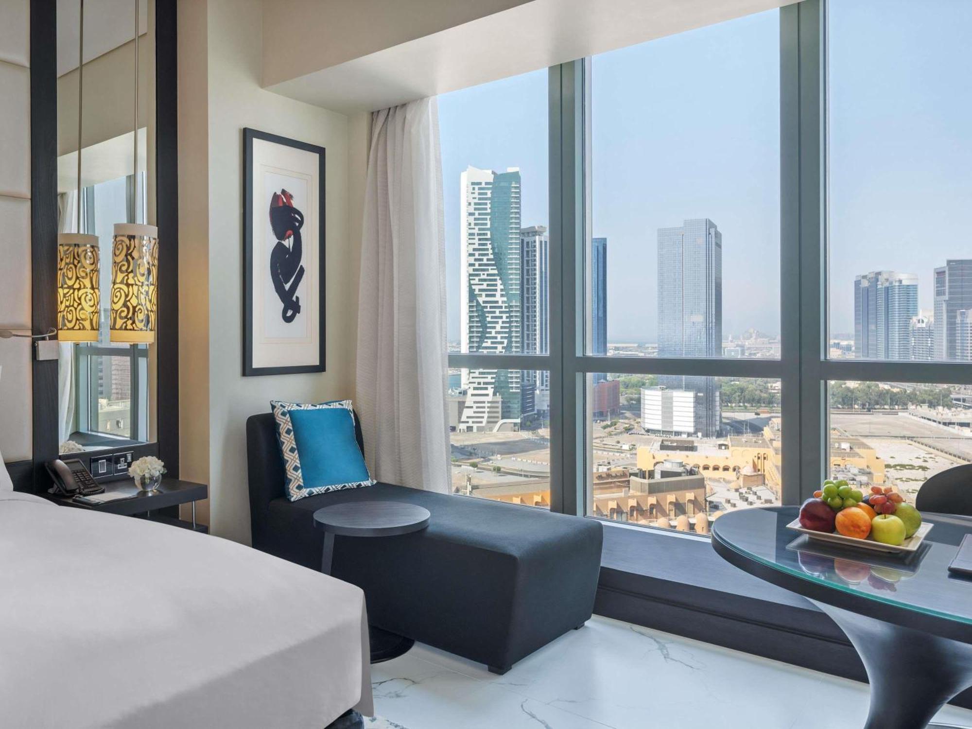 Luxury Club Twin Room with Club Access and Sea or City View